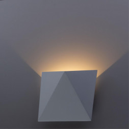 Светильник настенный Arte Lamp A1609AP-1WH BUSTA белый LEDх7W 3000К 220V
